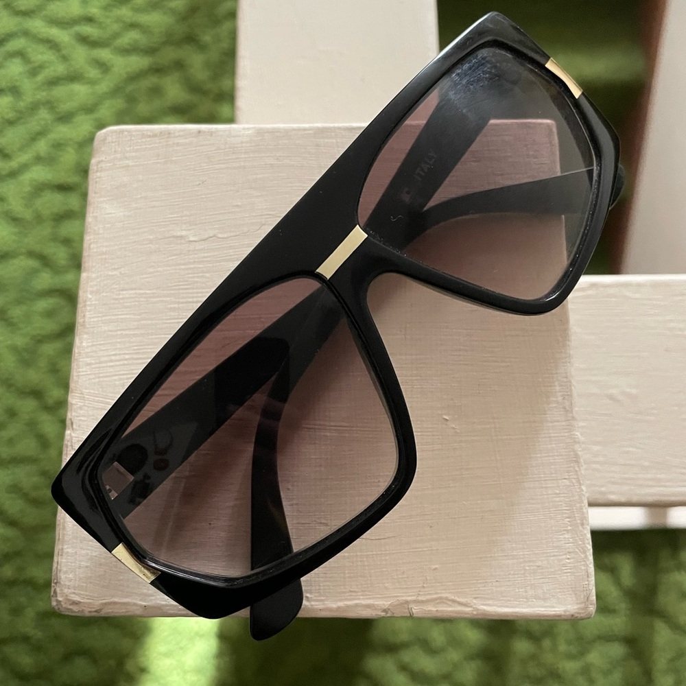 Vintage Italian Black and Pale Gold Oversized Sunglasses - Picture 5 of 5